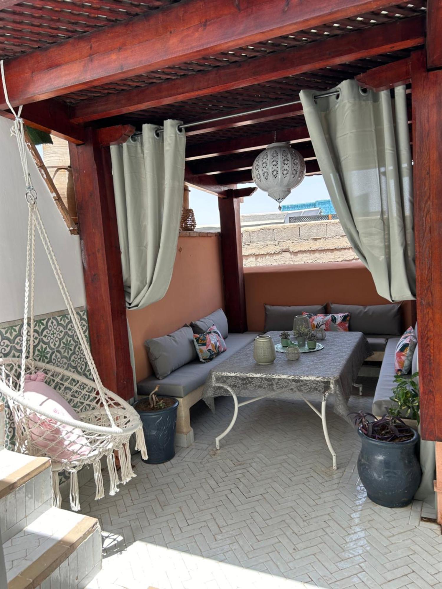 Riad Amazing Amazigh Avec Jacuzzi Petit Dejeuner Compris Avec Aussi Chambres Familiales Pres De La Place Jemaa El Fna Marraquexe Exterior foto