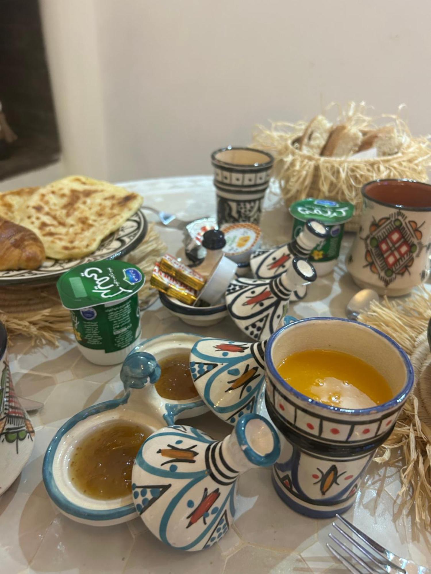 Riad Amazing Amazigh Avec Jacuzzi Petit Dejeuner Compris Avec Aussi Chambres Familiales Pres De La Place Jemaa El Fna Marraquexe Exterior foto