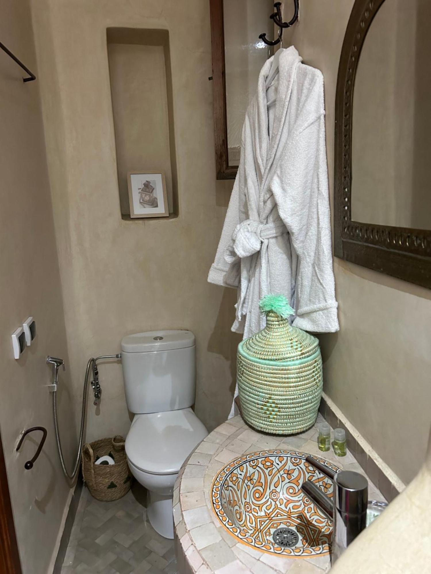 Riad Amazing Amazigh Avec Jacuzzi Petit Dejeuner Compris Avec Aussi Chambres Familiales Pres De La Place Jemaa El Fna Marraquexe Exterior foto