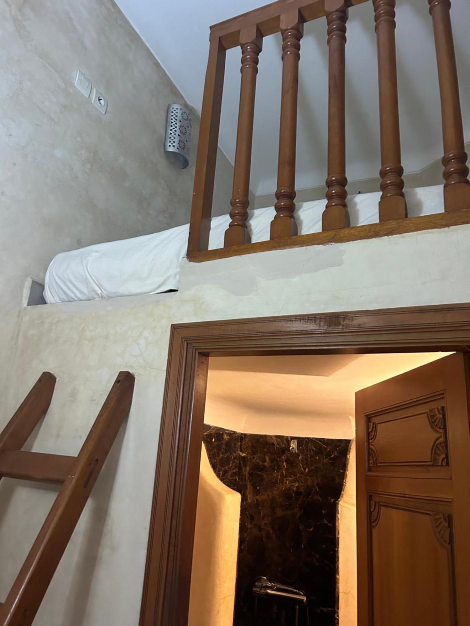 Riad Amazing Amazigh Avec Jacuzzi Petit Dejeuner Compris Avec Aussi Chambres Familiales Pres De La Place Jemaa El Fna Marraquexe Exterior foto