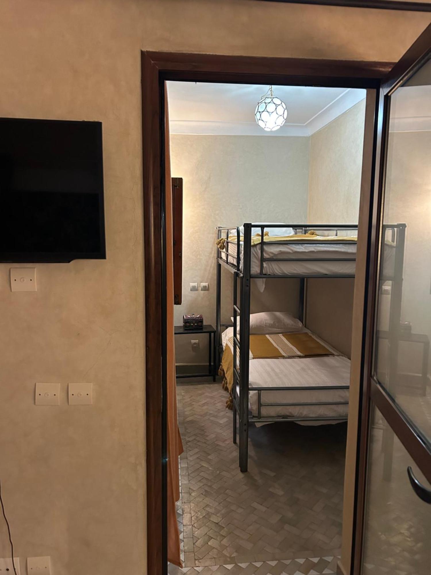 Riad Amazing Amazigh Avec Jacuzzi Petit Dejeuner Compris Avec Aussi Chambres Familiales Pres De La Place Jemaa El Fna Marraquexe Exterior foto