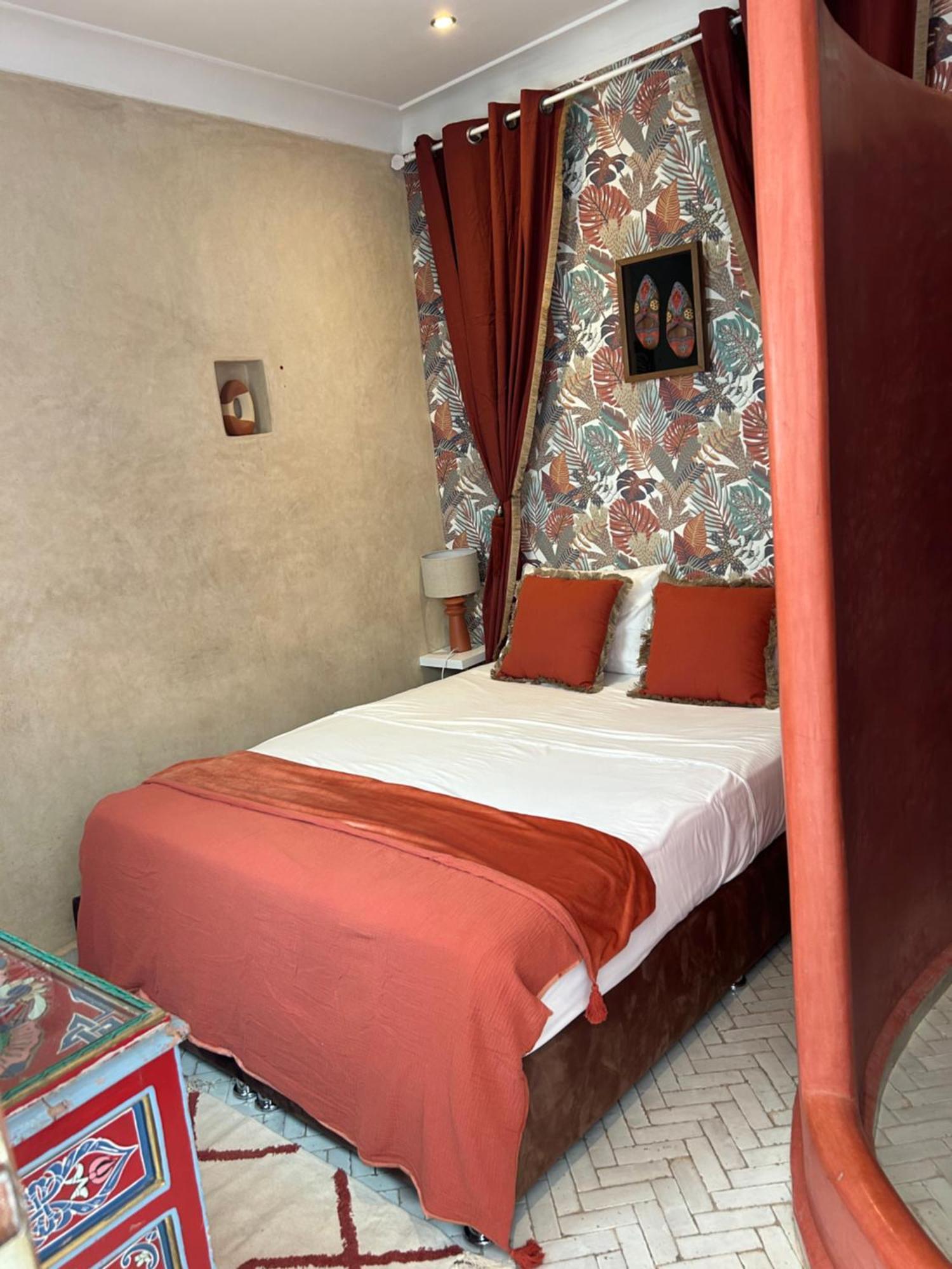 Riad Amazing Amazigh Avec Jacuzzi Petit Dejeuner Compris Avec Aussi Chambres Familiales Pres De La Place Jemaa El Fna Marraquexe Exterior foto
