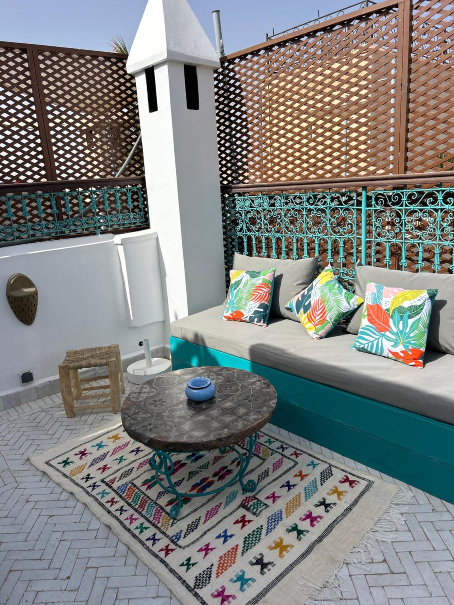 Riad Amazing Amazigh Avec Jacuzzi Petit Dejeuner Compris Avec Aussi Chambres Familiales Pres De La Place Jemaa El Fna Marraquexe Exterior foto