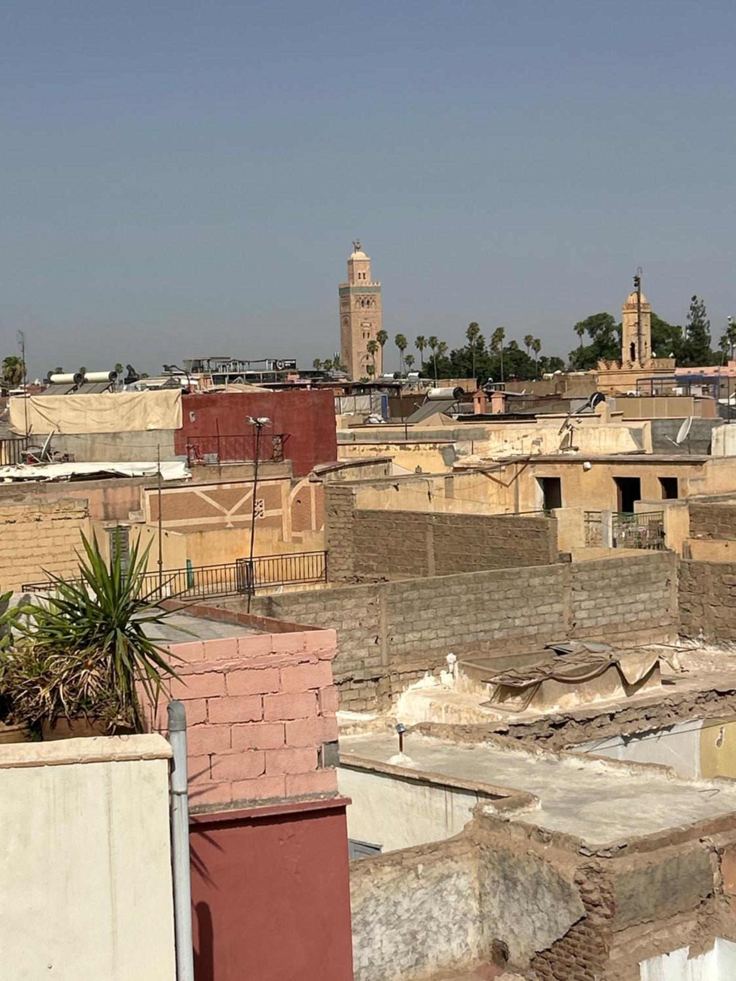 Riad Amazing Amazigh Avec Jacuzzi Petit Dejeuner Compris Avec Aussi Chambres Familiales Pres De La Place Jemaa El Fna Marraquexe Exterior foto
